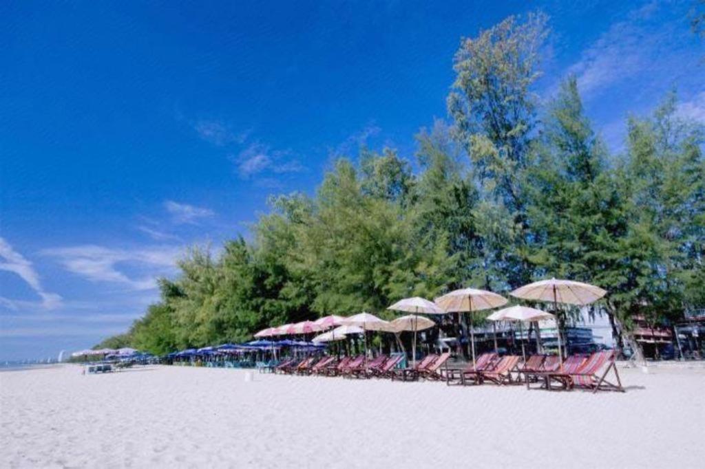 Eco Cozy Beachfront Resort Chaam Hua Hin Exterior foto